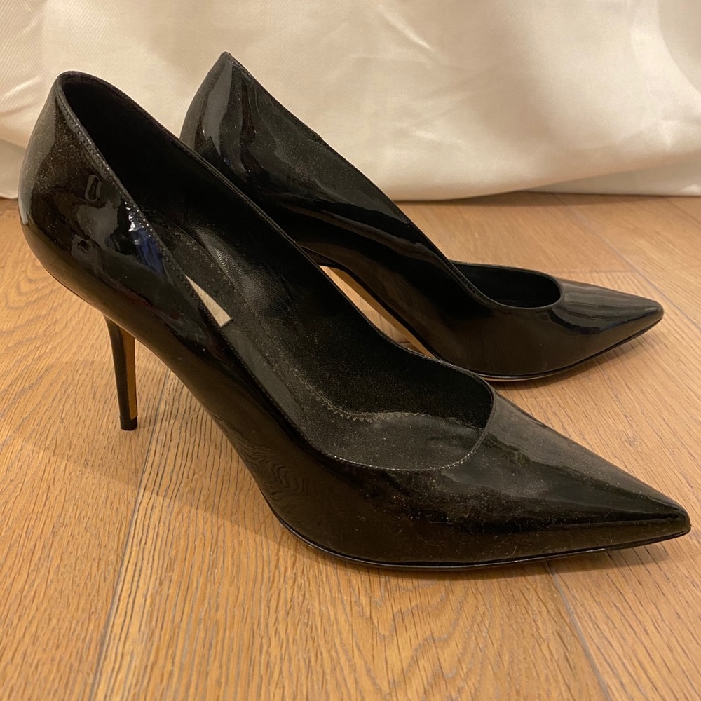 Black Burberry Point stiletto
